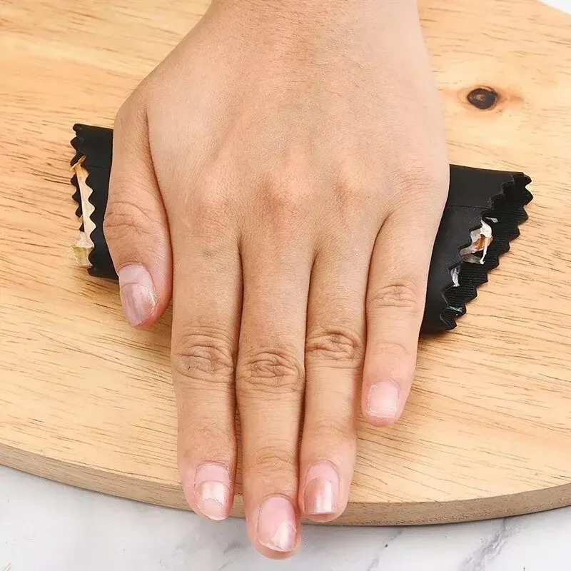 Silicagel Pengupas Bawang Puti - Kitchen Gadgets Youtube ulasan dan harga
